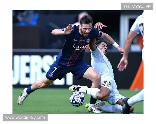 半场战报：巴黎圣日耳曼2-0领先雷恩，克瓦拉茨赫利亚、马尤卢破门